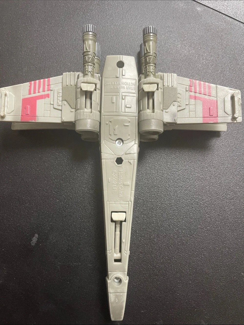 Hasbro 2002 Star Wars Luke Skywalker  X-Wing Fighter Toy with R2D2